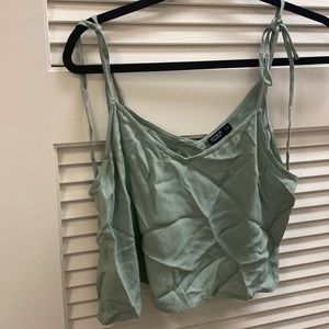 to be ironed: sky blue tank top with tie sleeves cropped